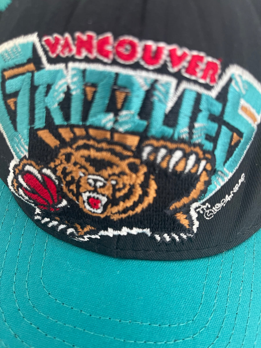 Vintage 1994 Vancouver Grizzlies Snapback